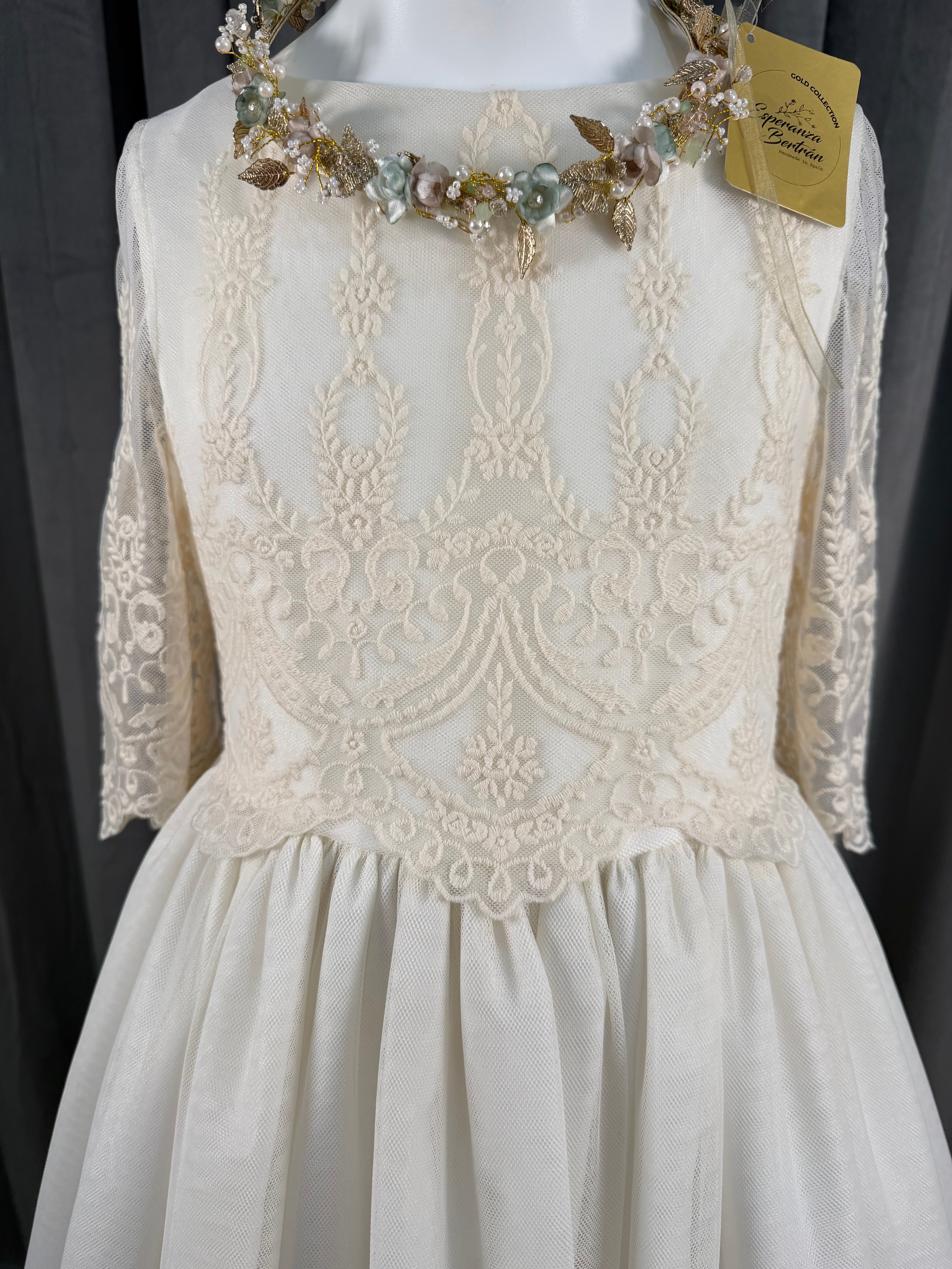 Vestido largo en tono crudo para comunión - H466 - marca Marla