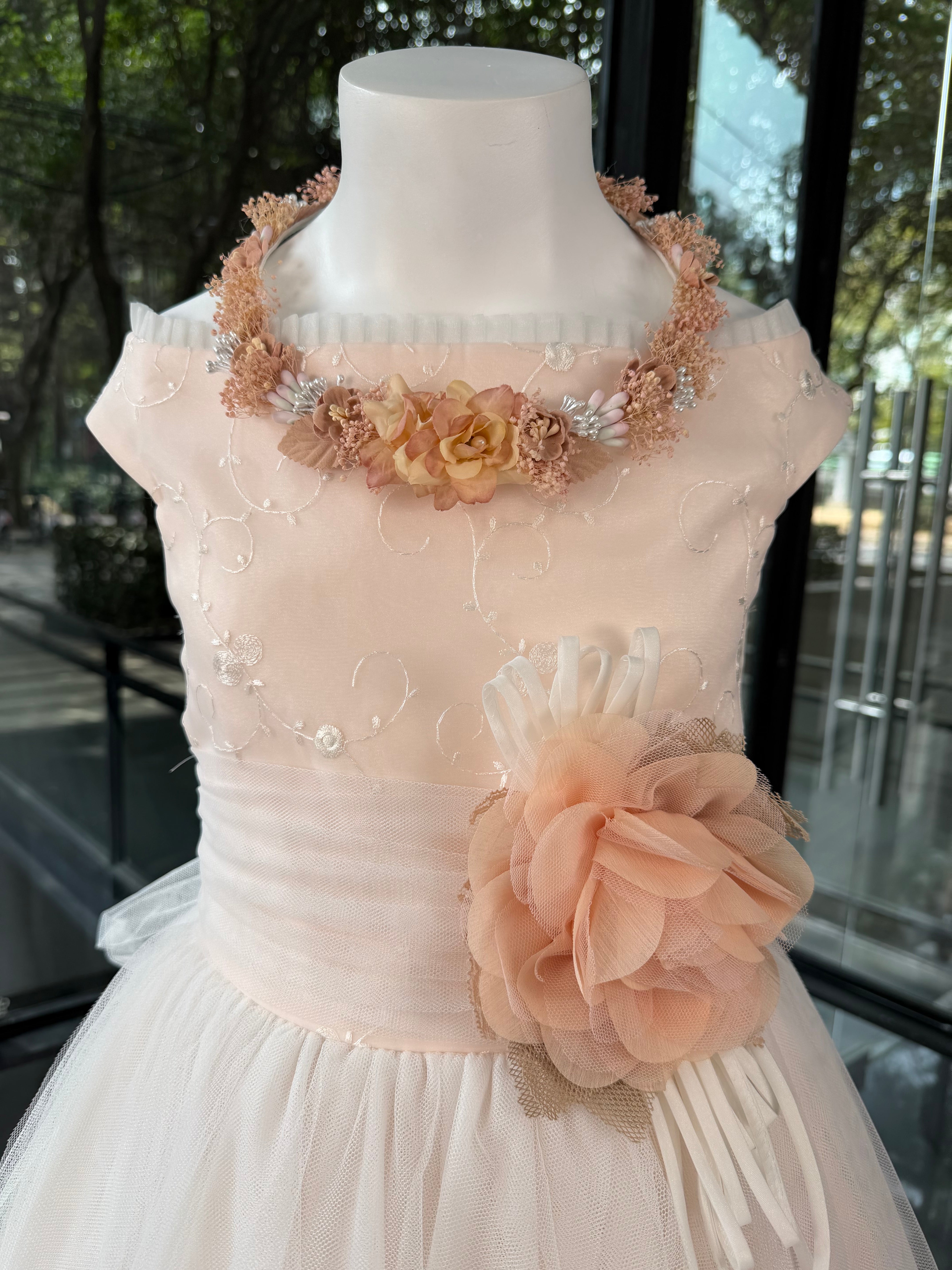 Vestido largo tono salmón con flor grande para comunión - K240 - marca Marla