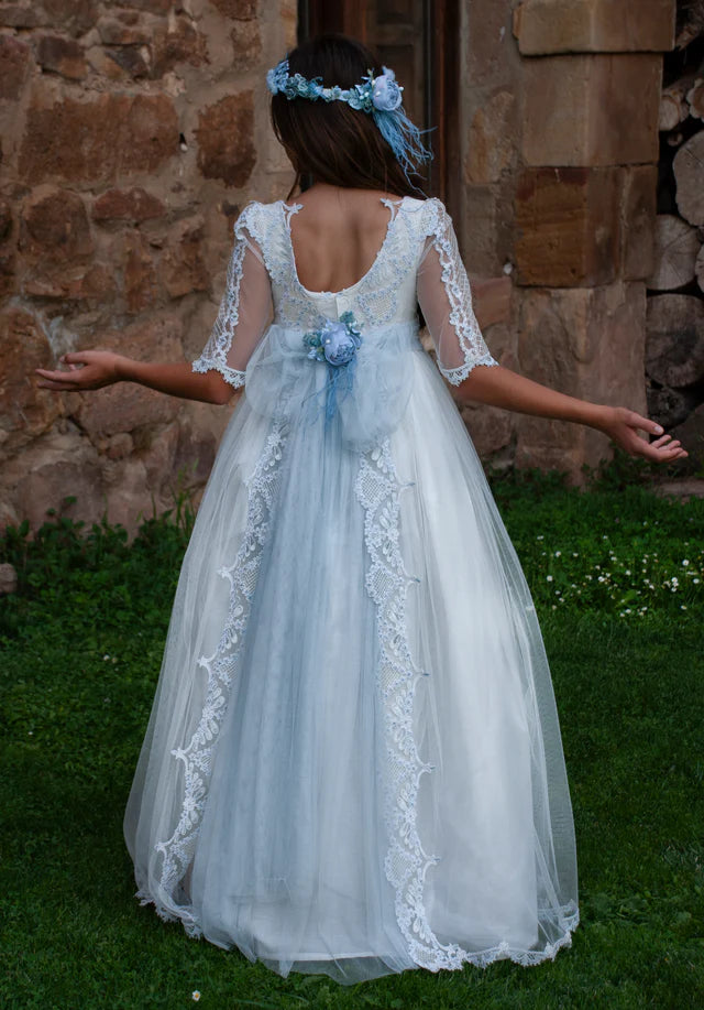 Vestido color blanco decorado con encaje en tono azul - LUNA AZUL - marca Mon Air