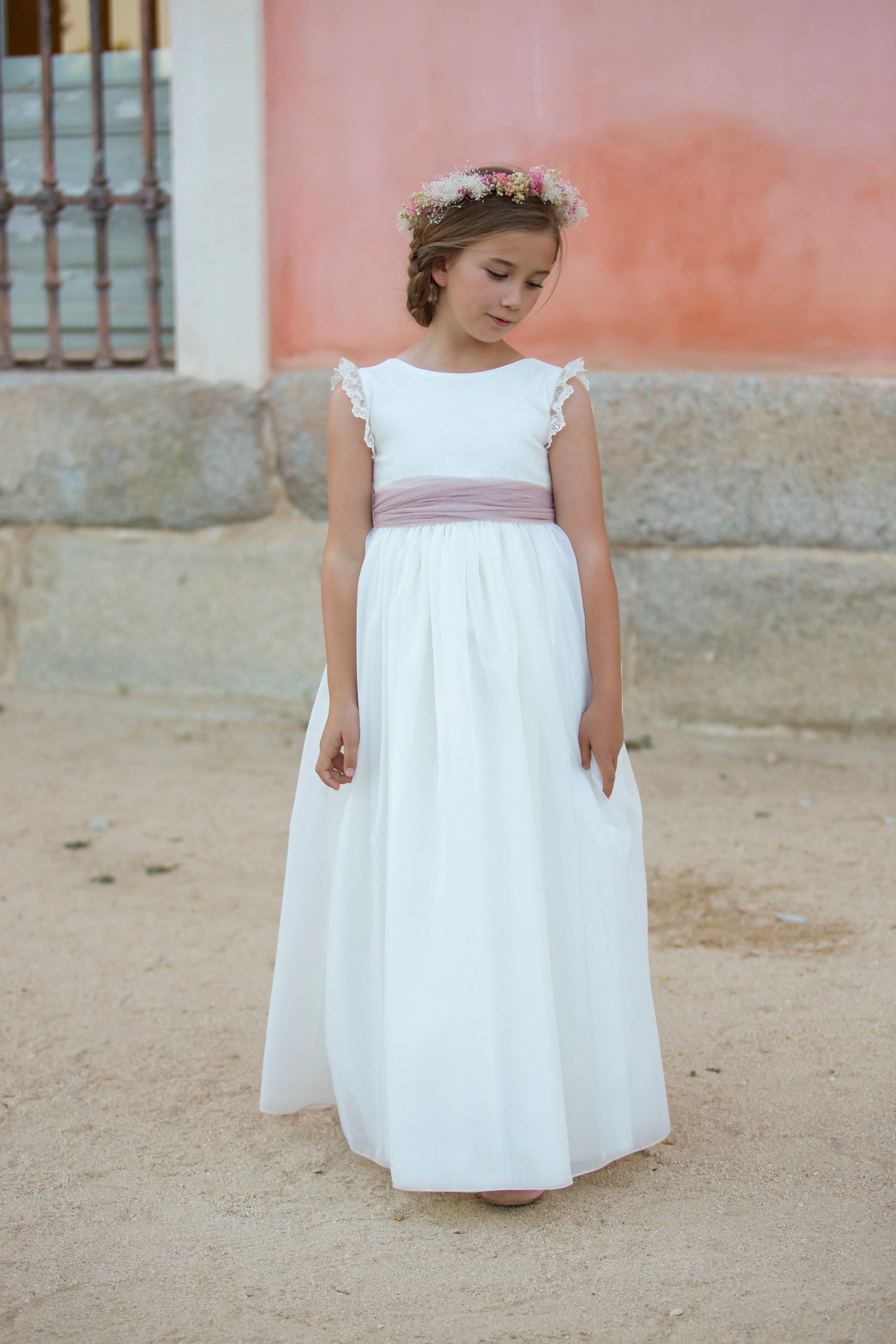 Vestido color crudo con falda en organza y cinturón de tul para comunión niñas - MARTA - marca Coordinanos