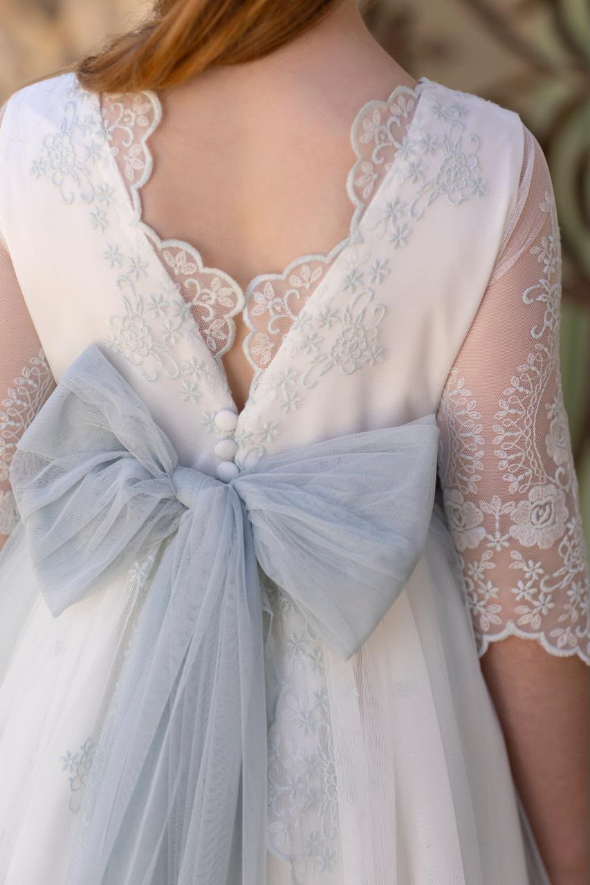 Vestido decorado con bordado en tono aguamarina para comunión niña - EOLIA - marca Alhuka