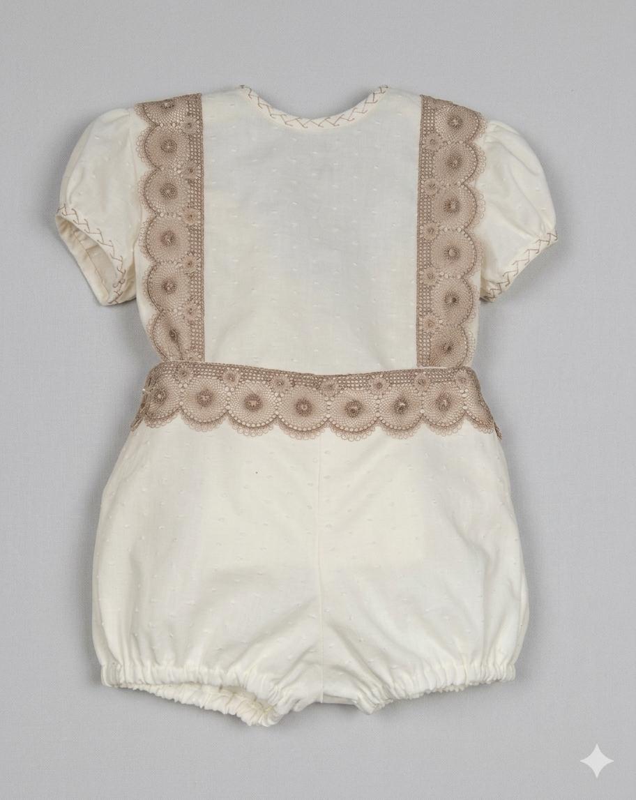 Conjunto para bautizo tela plumeti decorado con encaje para niños - 2697 - marca Mimosines