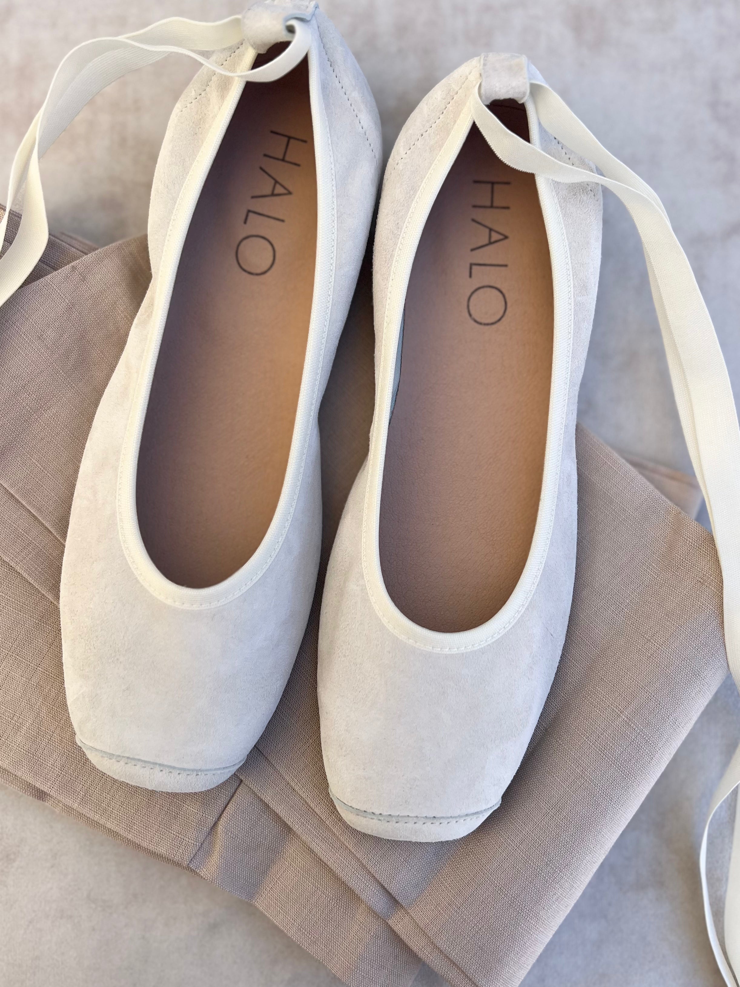 Zapatos Bailarinas de comunión en ante color MARFIL - marca Flor de C