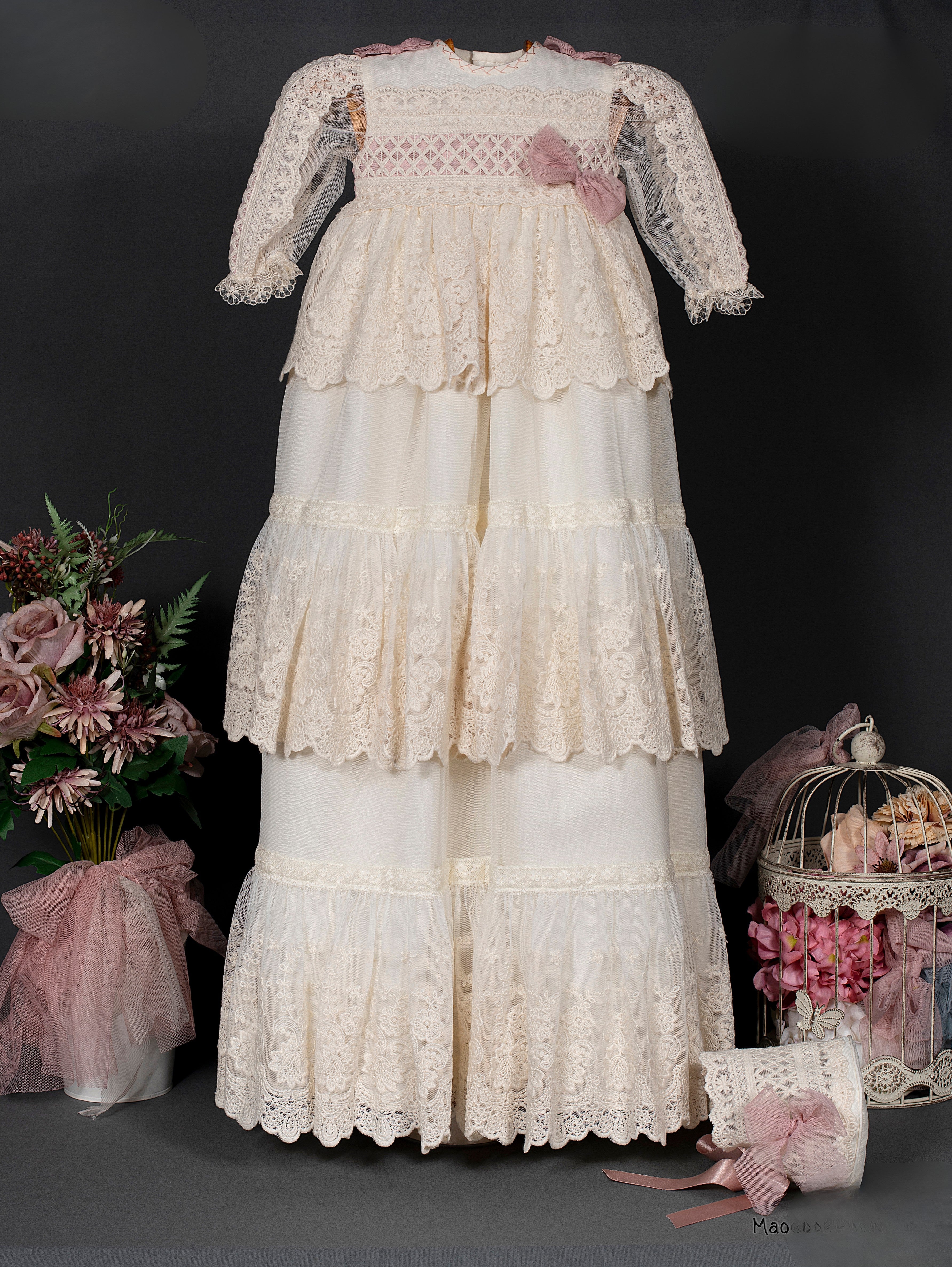 Vestido para bautizo crudo estilo faldón (ropón) con gorro - 3021 - marca Mimosines