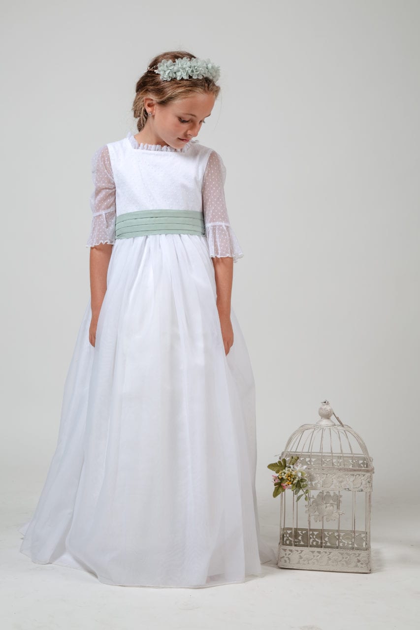 Vestido blanco con manga trasparente y decorado con volantes para comunión niñas - TRIANA - marca Coordinanos