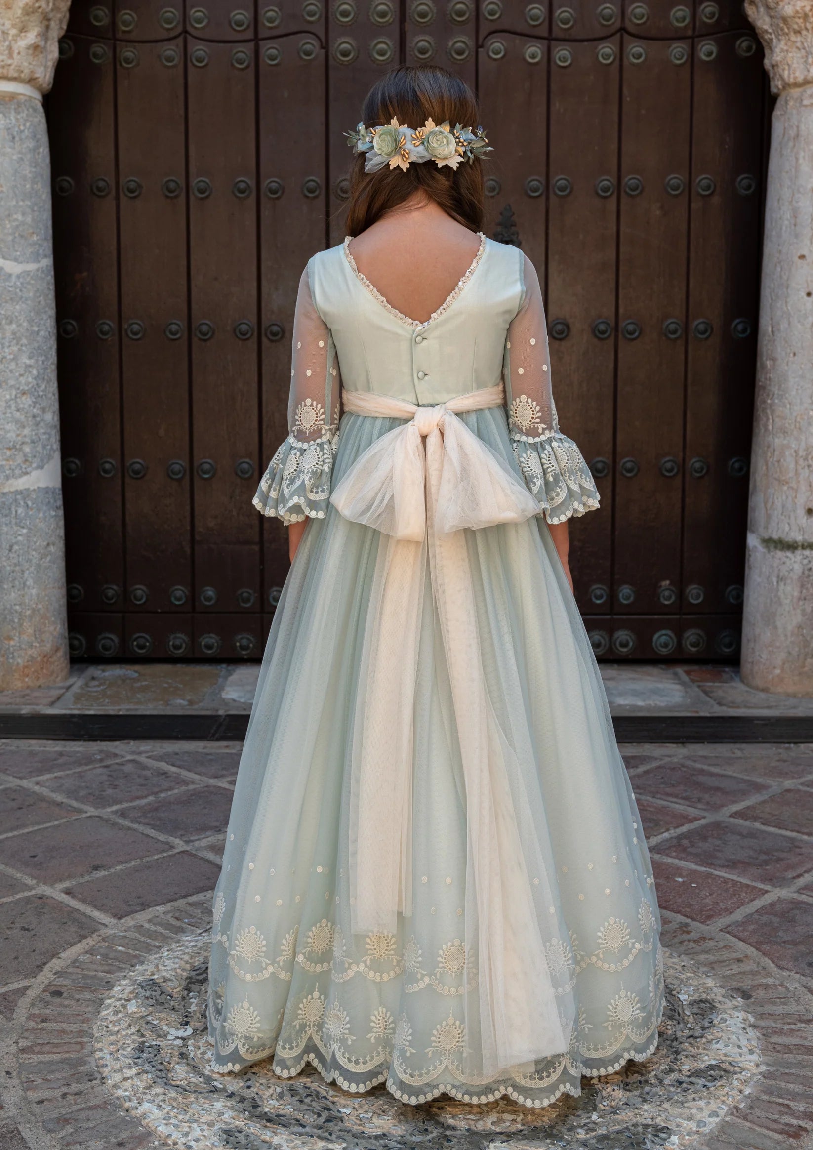 Vestido tono azul y crudo decorado con bordado JULIETTE - marca Manuela Macías