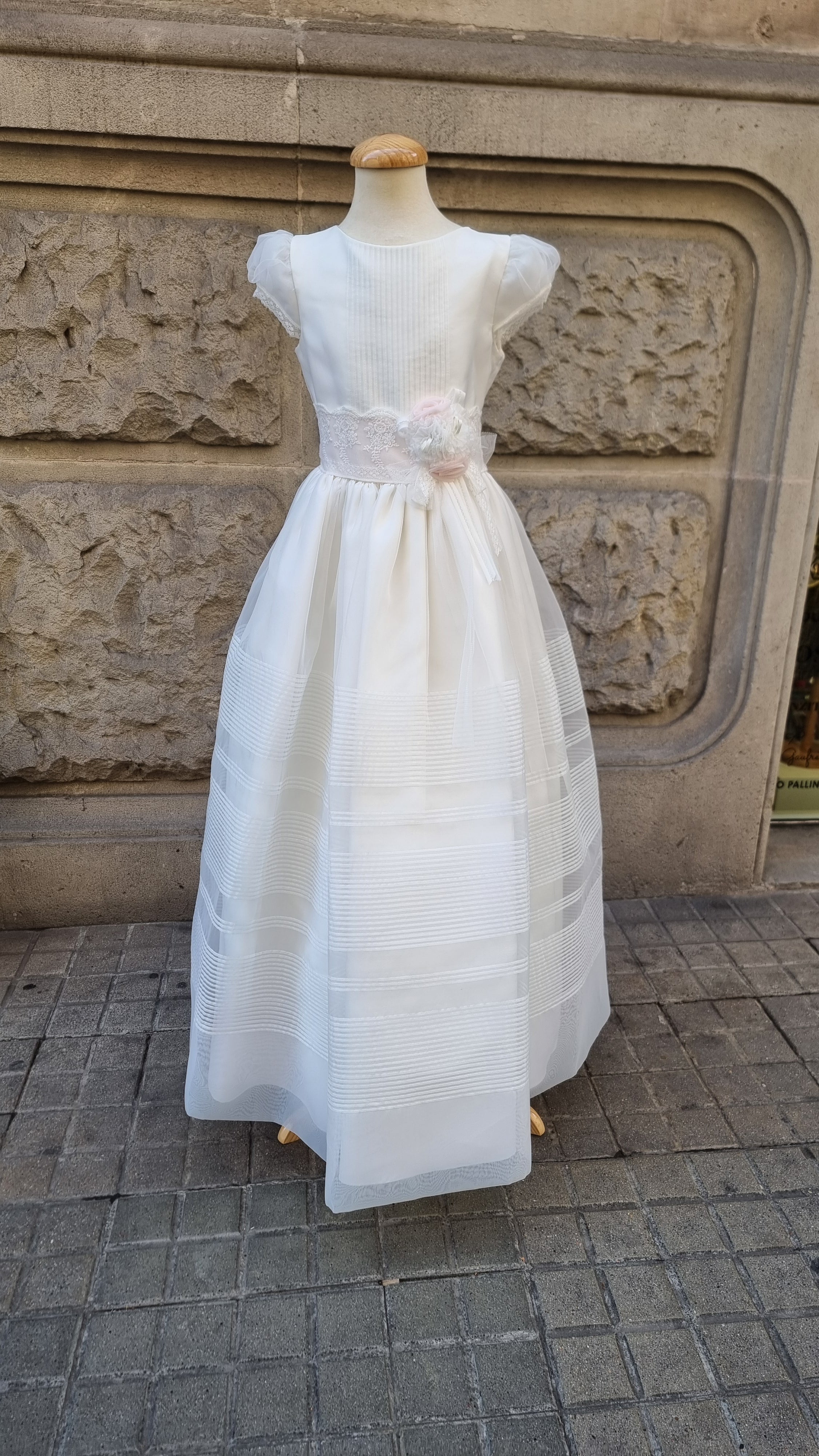 Vestido largo blanco satinado con bordado para comunión - S095 - marca Marla