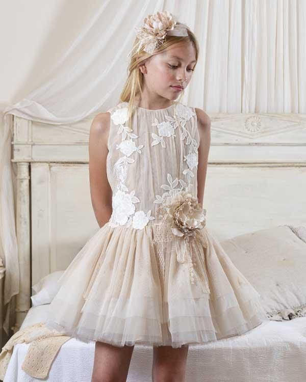 Vestido de tul color crudo decorado con apliques florales para niñas - Sofi - marca Cap-Ras
