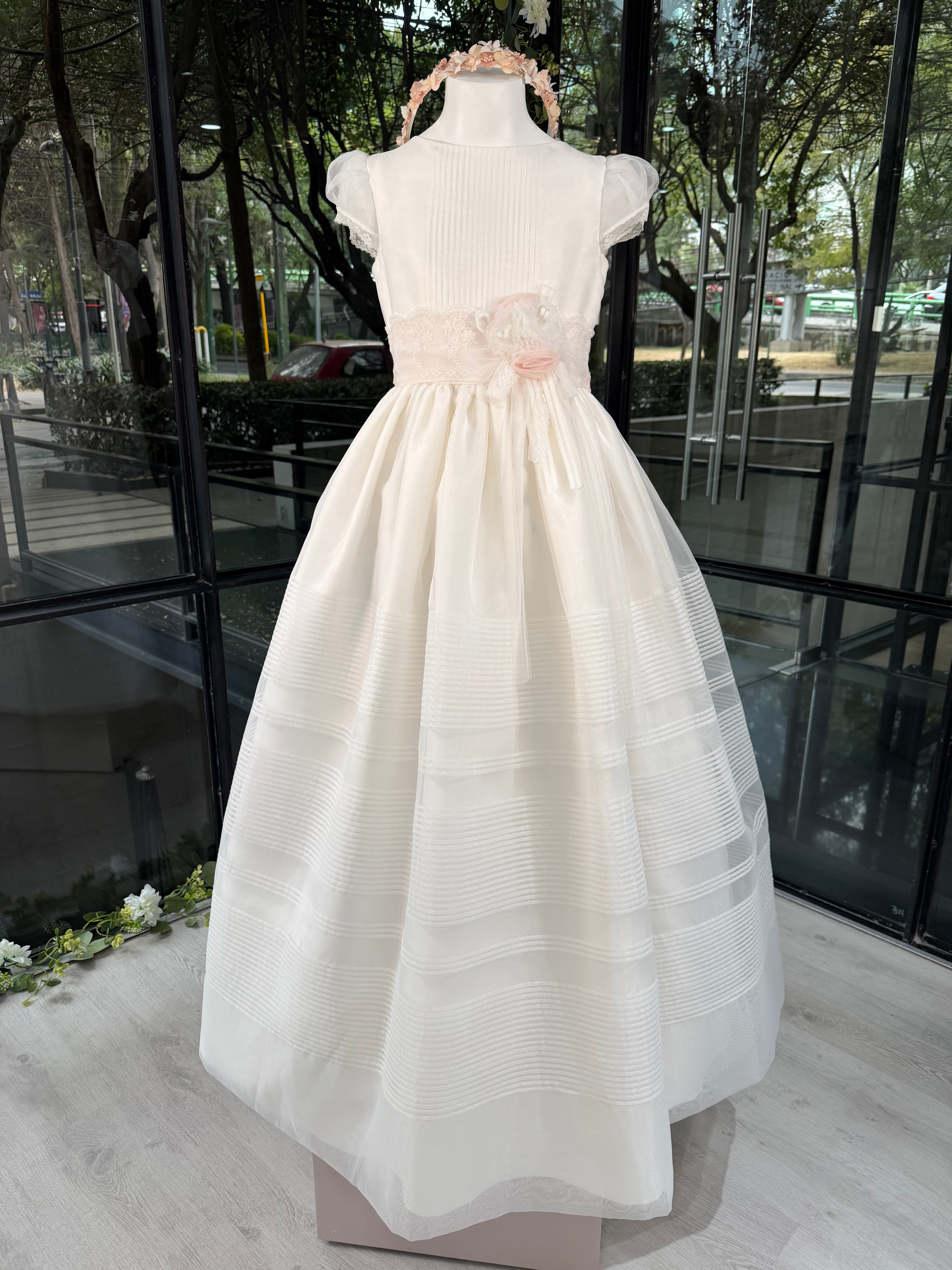 Vestido largo blanco satinado con bordado para comunión - S095 - marca Marla