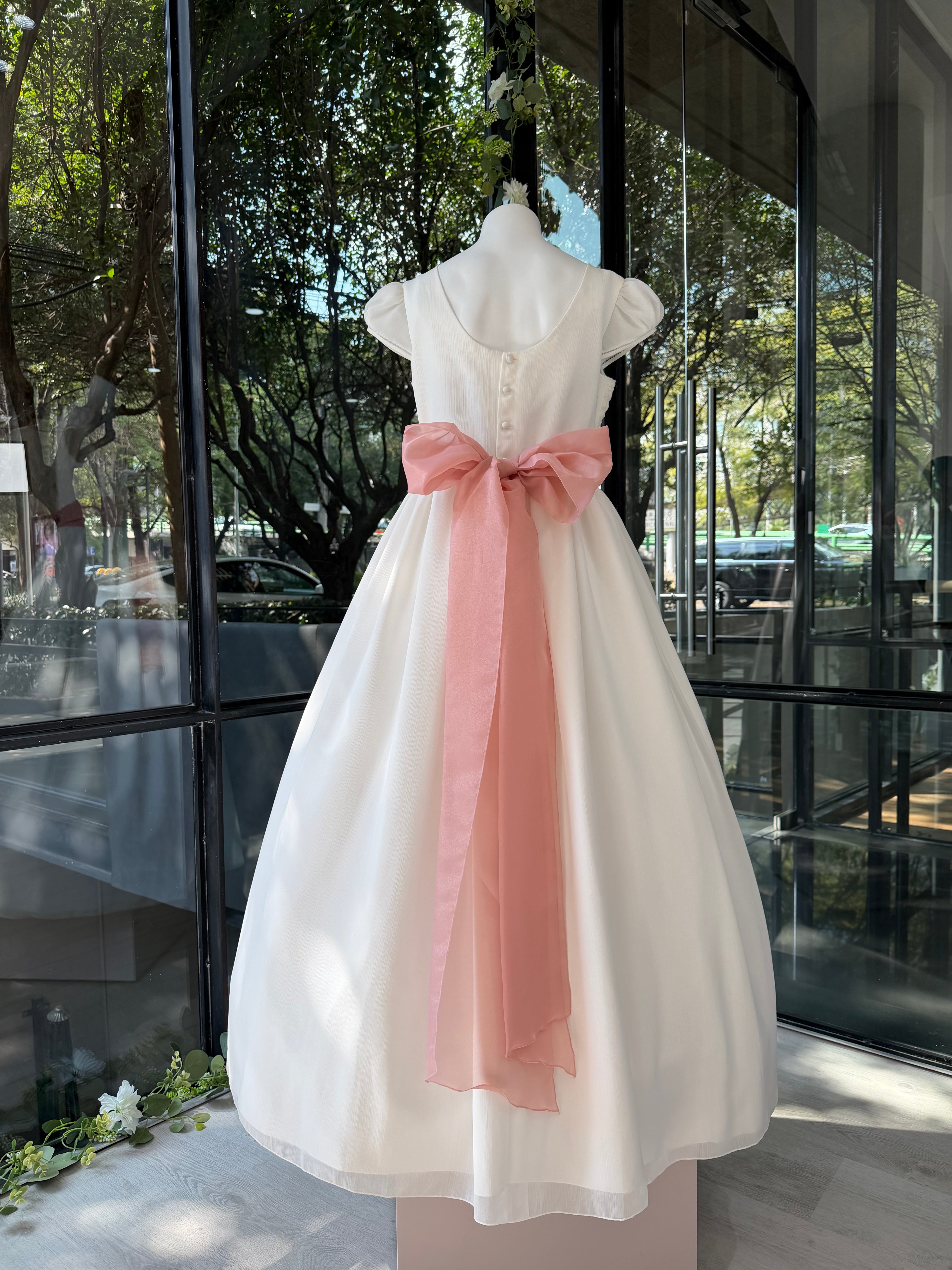 Vestido largo blanco cuerpo GUIPUR con lazada beige para comunión - L102 - marca Marla