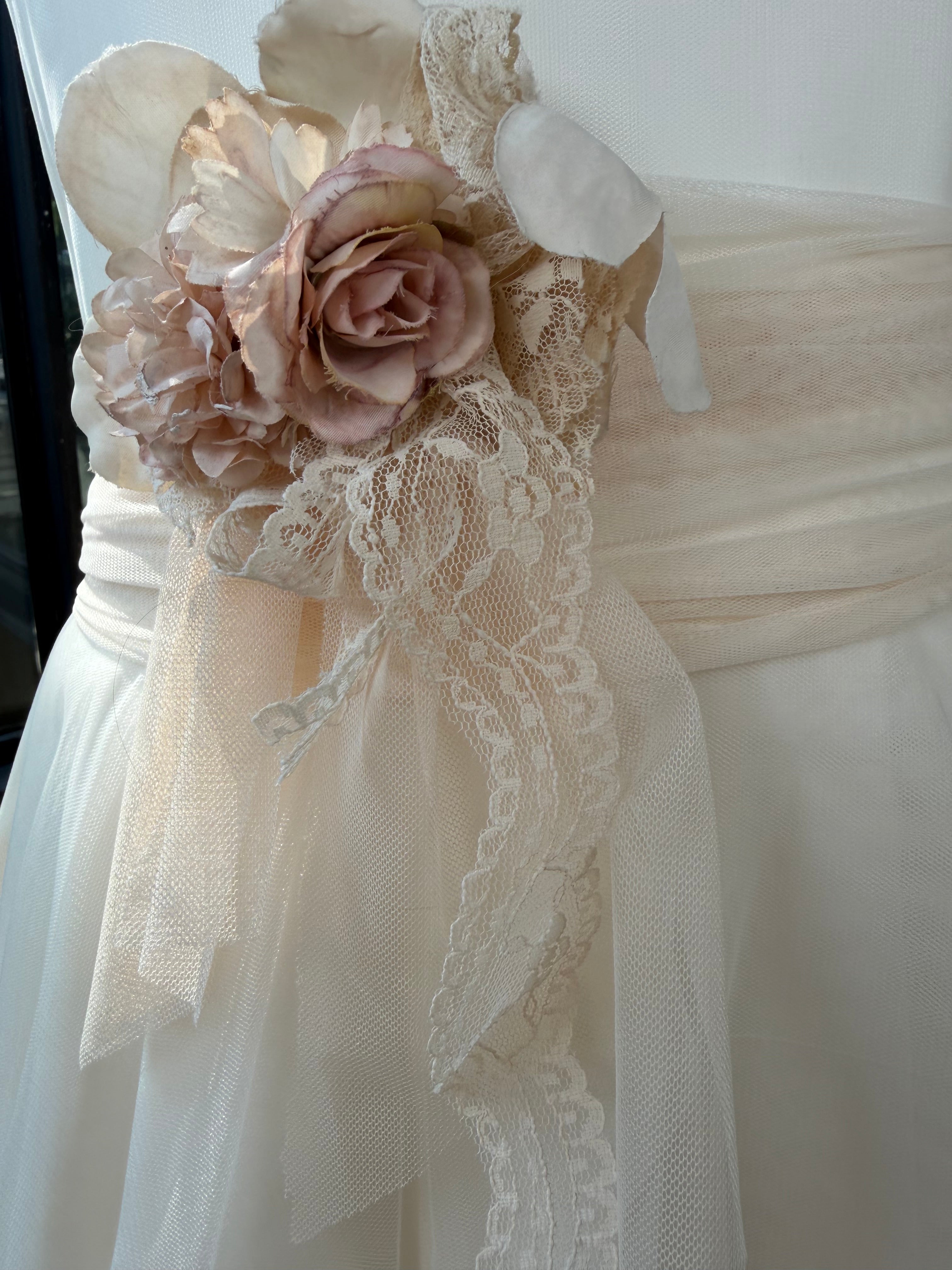 Vestido corto en tono salmón para eventos sociales - 425 - marca Mimilú