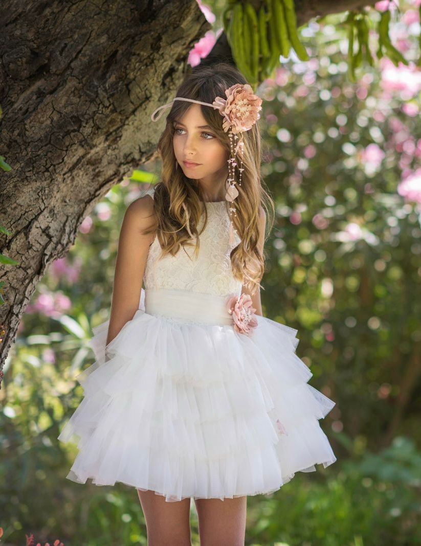 Vestido corto blanco con falda vaporosa de volantes para eventos sociales - 121 - marca Mimilú