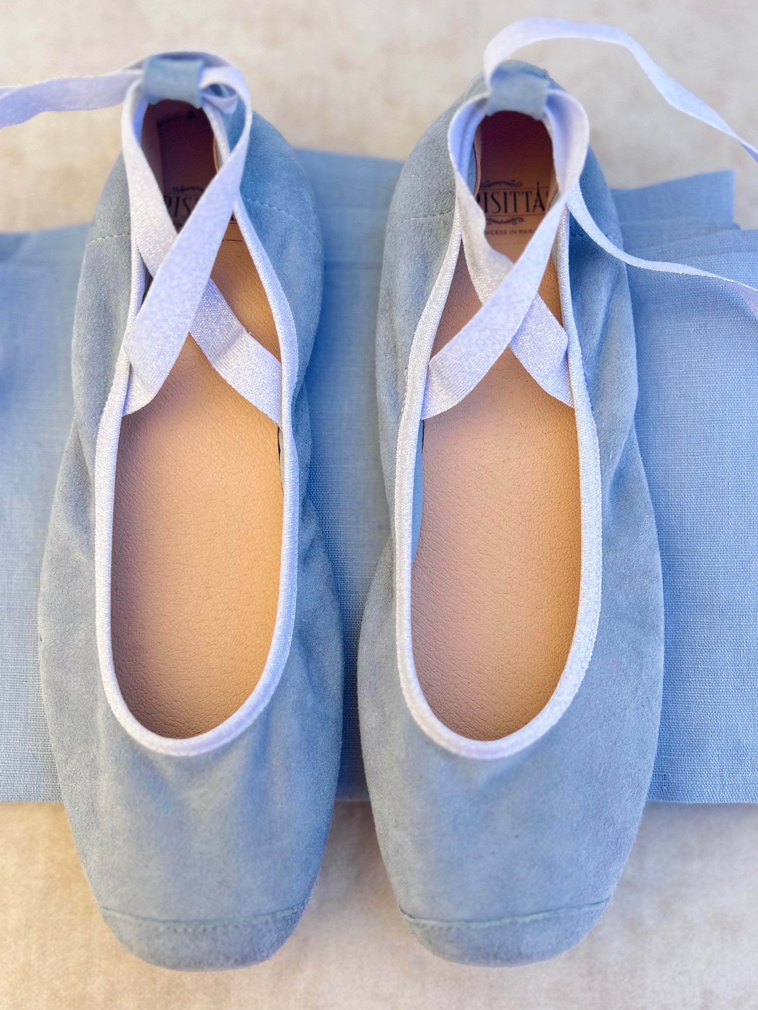 Zapatos Bailarinas de comunión en ante color AZUL EMPOLVADO - marca Flor de C