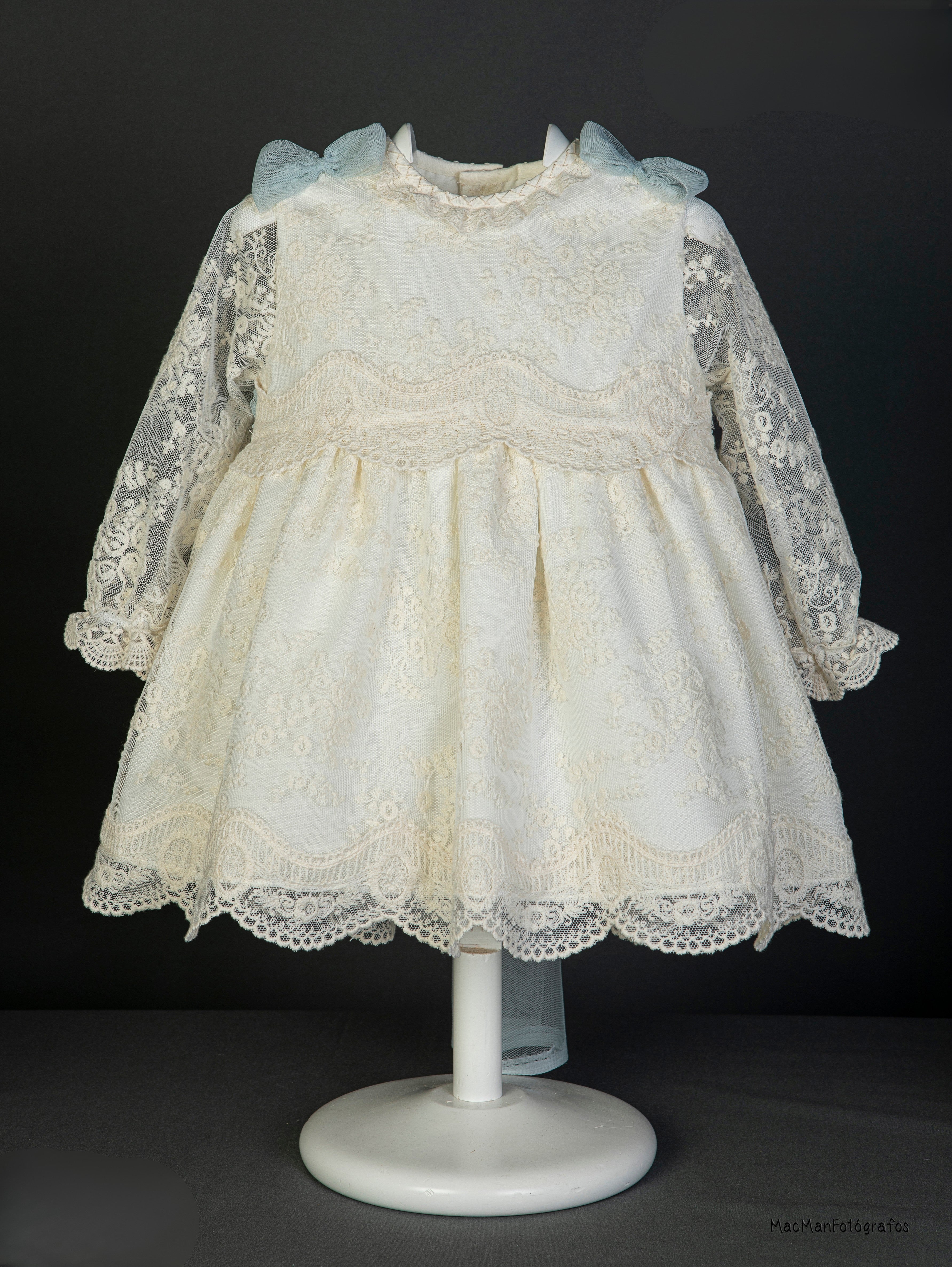Vestido para bautizo en encaje crudo con braguita y gorro - 3107 - marca Mimosines